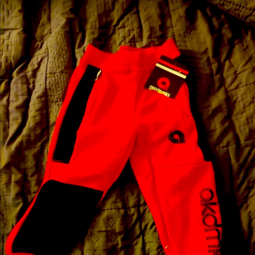 Boys akadmks Joggers size 2T